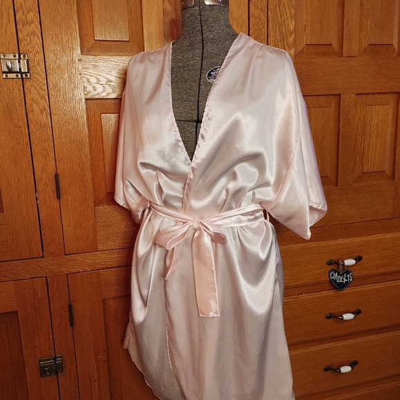 Vintage Val Mode pale pink satin scalloped edge robe - Picture 2 of 11